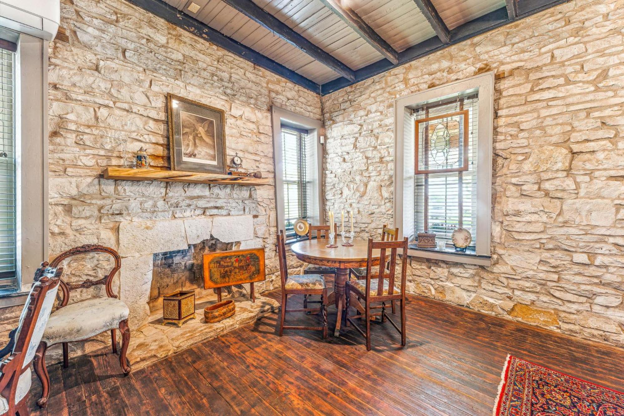 Captain James Beech House Stephenville Exterior photo